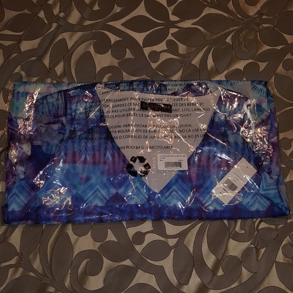 🦆Fashion to Figure cold shoulder dress - Picture 2 of 4